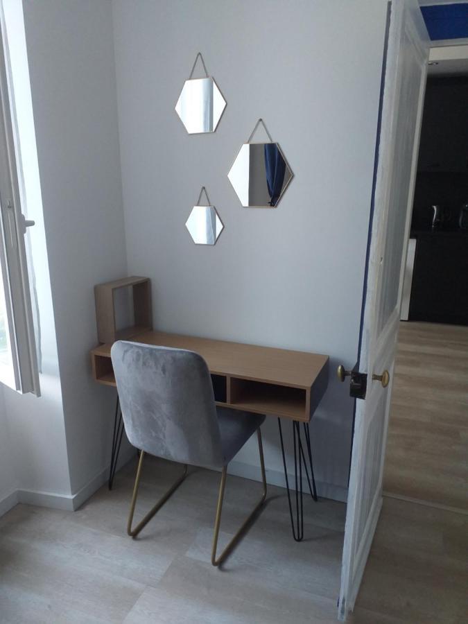 Les Volets Bleus - Deux Appartements Et Un Studio, Jardin 부르주 외부 사진