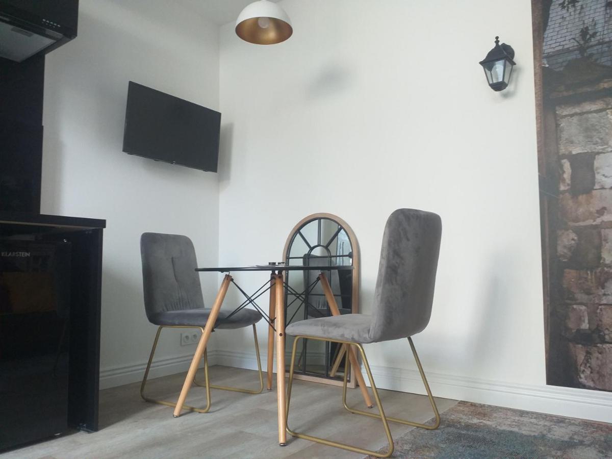 Les Volets Bleus - Deux Appartements Et Un Studio, Jardin 부르주 외부 사진